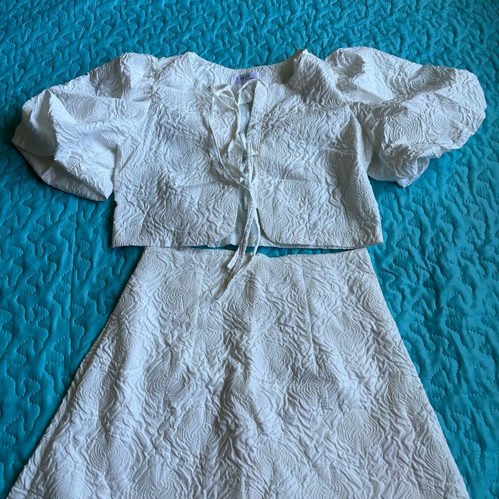 Elegant White Textured Dress